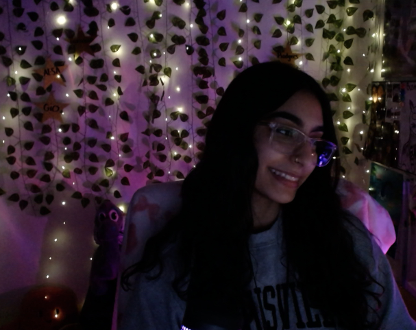 Sabreennnn's tweet photo. SHES LIVEEEEEEE ON VAL💗 https://t.co/dGn3mIuhMx https://t.co/MdScEzwVvj