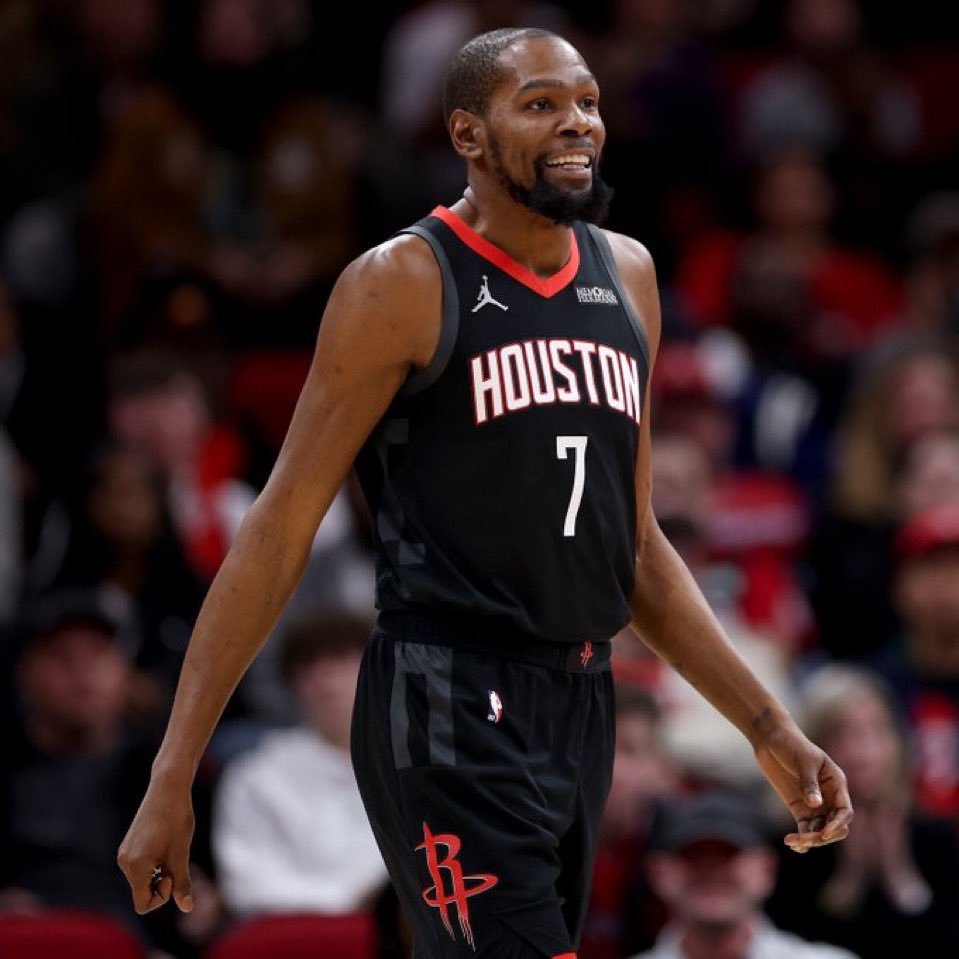 BetweenTheNums's tweet image. 36+ year olds in NBA HISTORY to record 450+ points in a single calendar month (including playoffs): 

Kevin Durant - January 2026 (37) 

That’s it.