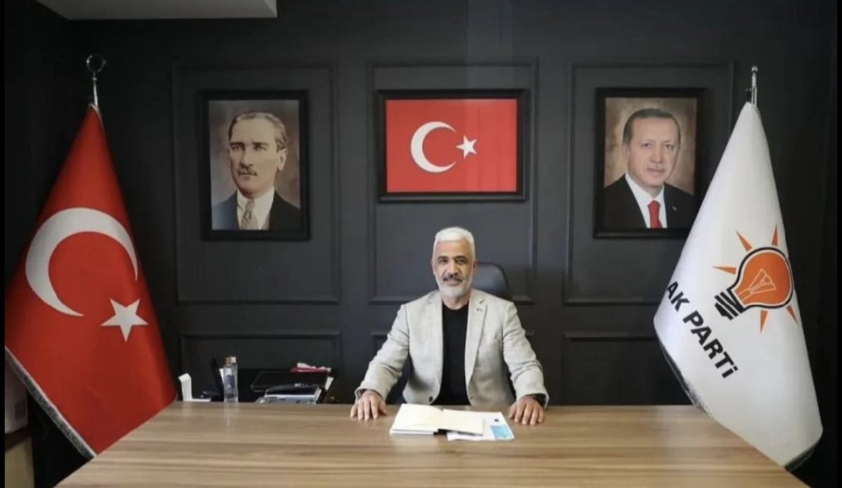 akpartiadanail's tweet photo. Bugün İl Başkanlığımızdaki nöbet görevini İl Yönetim Kurulu Üyemiz Kürşad Koç yürütmektedir.

AK Parti, milletin iradesiyle yol alan bir partidir.
Kapımız da gönlümüz de her zaman hemşehrilerimize açıktır. 🇹🇷

Görüş, talep ve önerilerinizi paylaşmak; bir çayımızı içmek üzere sizleri il başkanlığımıza bekliyoruz. ☕🤝
📞 (0322) 459 88 88