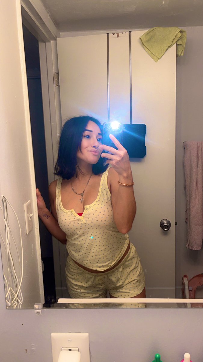 summs42's tweet image. Lil mami update