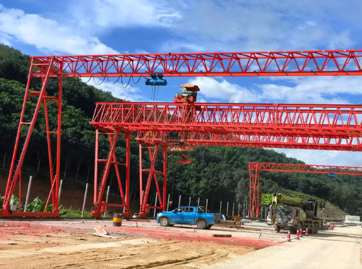 Jinghe_crane's tweet photo. The perfect combination of power and precision! Our gantry cranes, with their stable and reliable performance, handle the most demanding lifting tasks. #HeavyEquipment #GantryCrane #EngineeringPower
Website: https://t.co/AkJGHUK7VM https://t.co/x27YpvqXG2