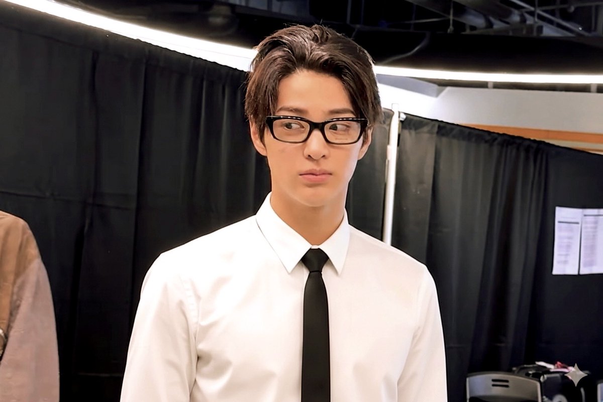 qquibox's tweet image. 어라…