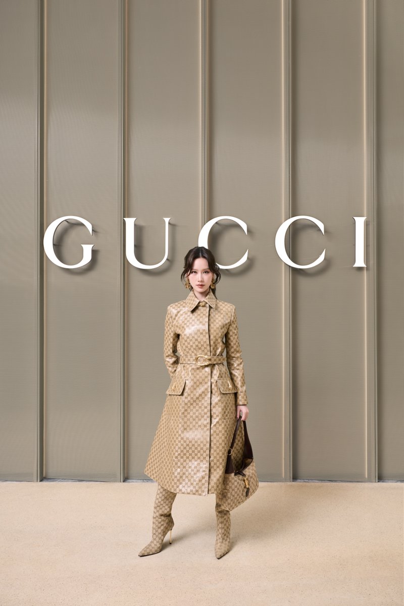 หยุดมองไม่ได้! เสิร์ฟภาพสองสาว #เก้าเจนเจนเก้า กับลุคเด่นพร้อมร่วมงานฉลองปรับภาพลักษณ์ครั้งใหญ่ของร้าน Gucci บนพื้นที่ดูเพล็กซ์ ณ เซ็นทรัล เอ็มบาสซี💚

KaoJaneJaneKao with Gucci
#GuccixKaoJaneJaneKao
#KaoJaneJaneKao
#Gucci
#GucciCentralEmbassy
#MintNews