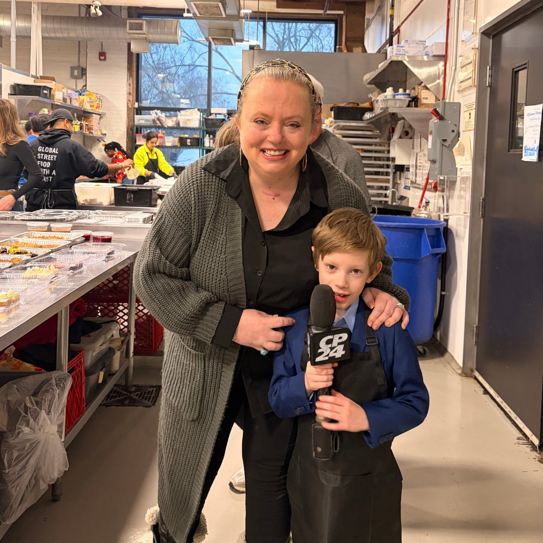 nankindca's tweet photo. During the holidays, our community came together to support families facing a parent’s cancer ❤️
With the help of moms from our Nankind community, we delivered over 20,000 meals to families navigating a cancer journey 🍽️

Join our squad:  https://t.co/yZRlULF4ob https://t.co/hU2afhodrq