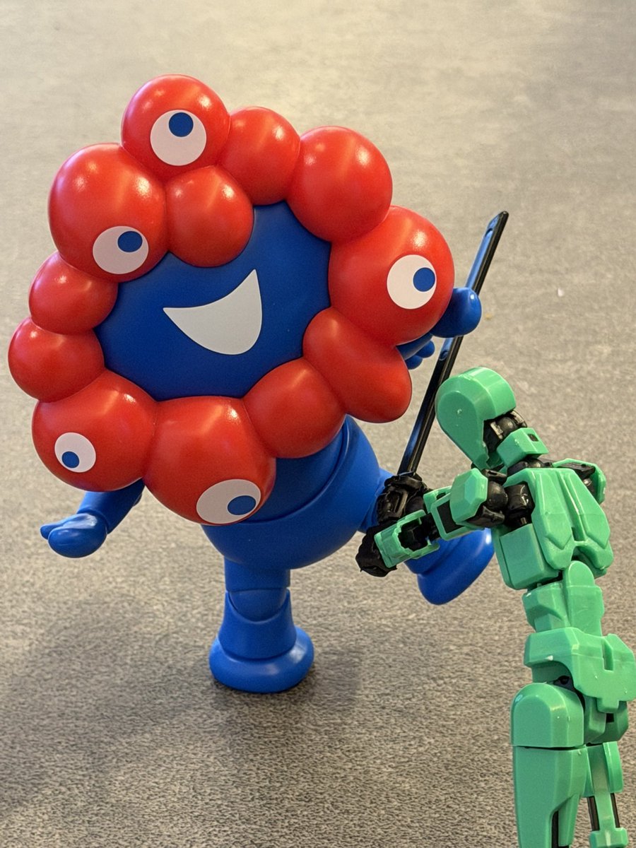 ダイソーのフィギュアいただいたので記念
ヽ(´▽｀)/ ポーズとらすの難し、おもろ〜