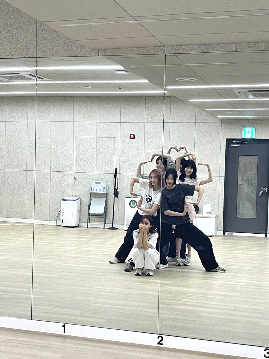 GOINGtayc's tweet image. 인용으로 본인이 특히 좋아하는 
스테이씨 단체 사진 자랑하기 해요
#STAYC #스테이씨