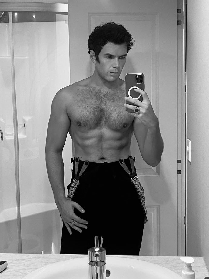 DownBad4Luke tweet media