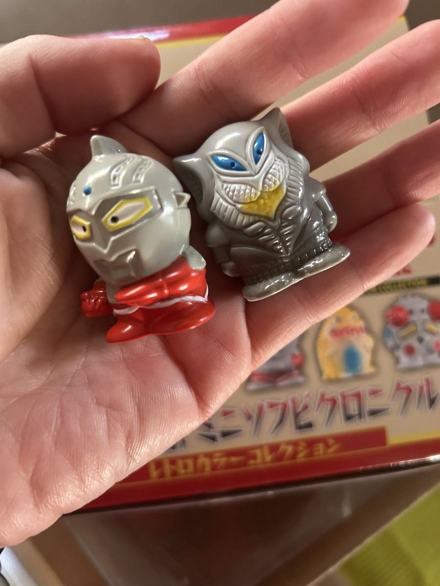 ウルトラマン #指人形 #レトロカラーコレクション 今日届いた。少し