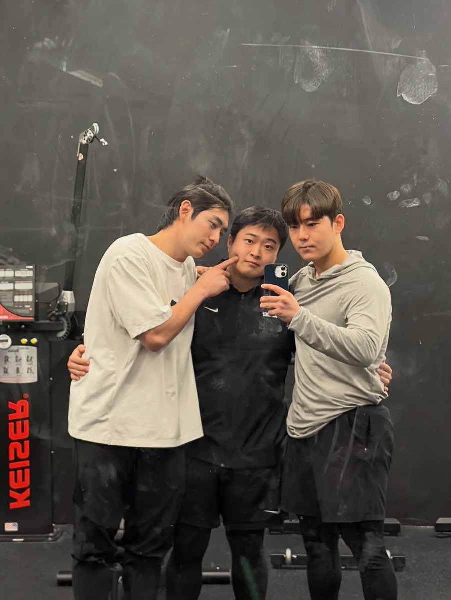 볼 꾸욱