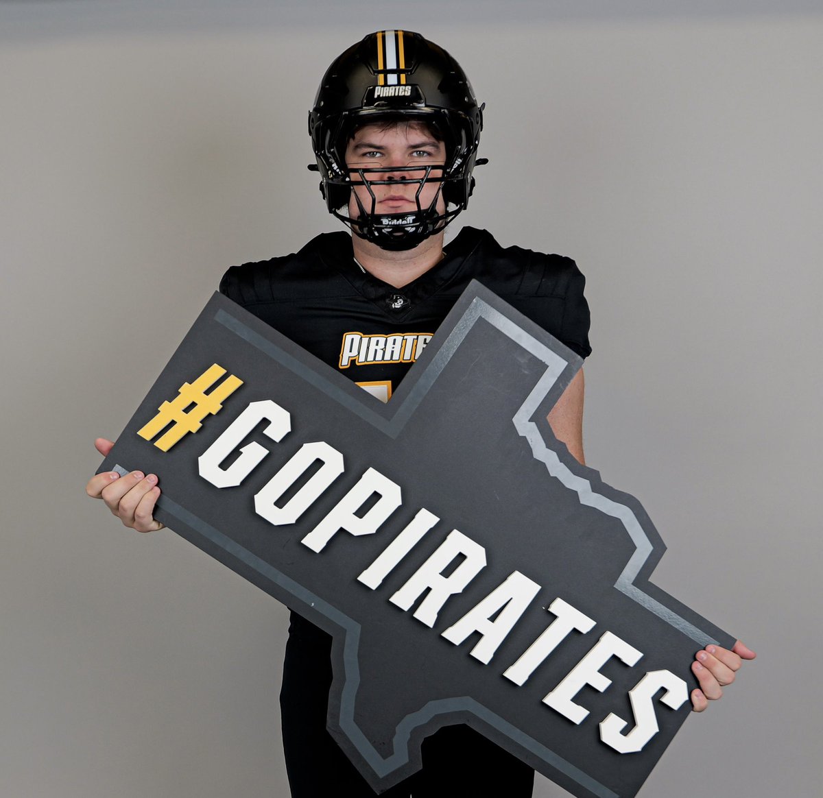KolbyMcLean59's tweet photo. After a great visit @SUPiratesFB and conversations with @CoachMcarr @CoachBishopSU2 @coach_kriesel I am excited to receive an offer to extended my football playing career. @grace_prep @chadpegues1 https://t.co/AcWymoGXoS