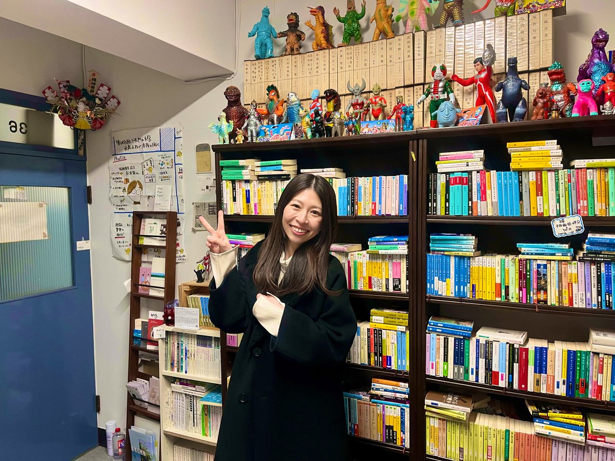 第12回林芙美子文学賞において大賞を受賞しました💐

選考に関わってくださった皆さま、そして何より、私を奮い立たせ書くことに向かわせ続けてくれた仲間のみんなに、本当に感謝しています

写真は発表の直後。水道橋機械書房さんにて🤖