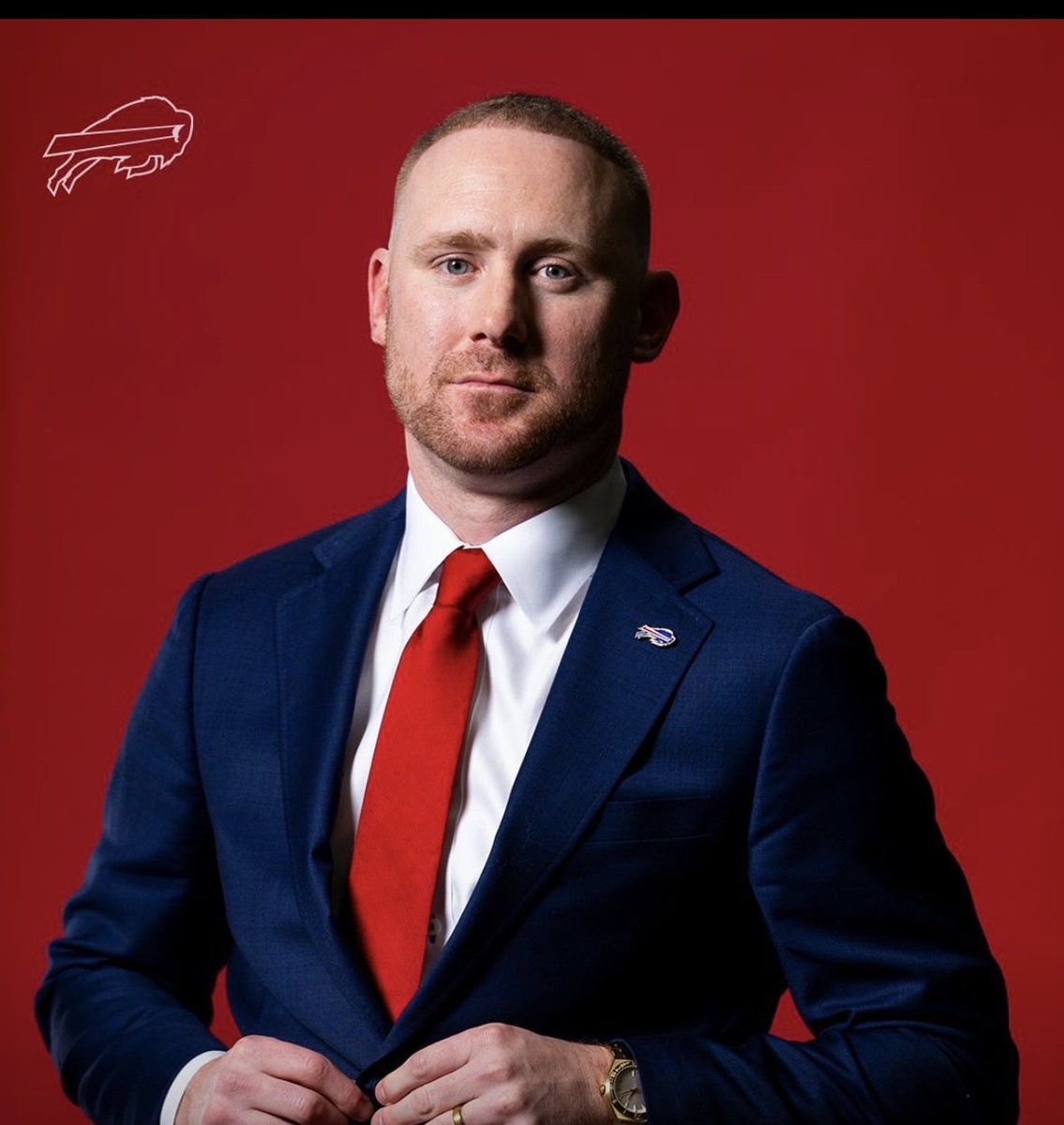 _r704's tweet photo. Congrats, @CoachJoeBrady. Play to win, not to avoid losing.
We love @JoshAllenQB , but this is a great team @BuffaloBills 
#GoBills 🦬💙 https://t.co/zcD3qFHyeC