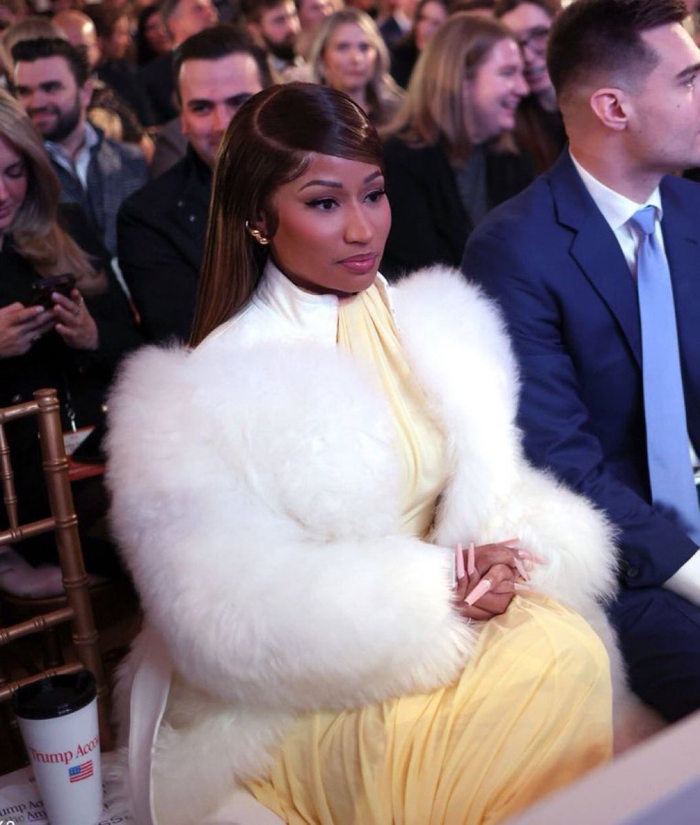 DeeTiny 🎀✨ tweet media