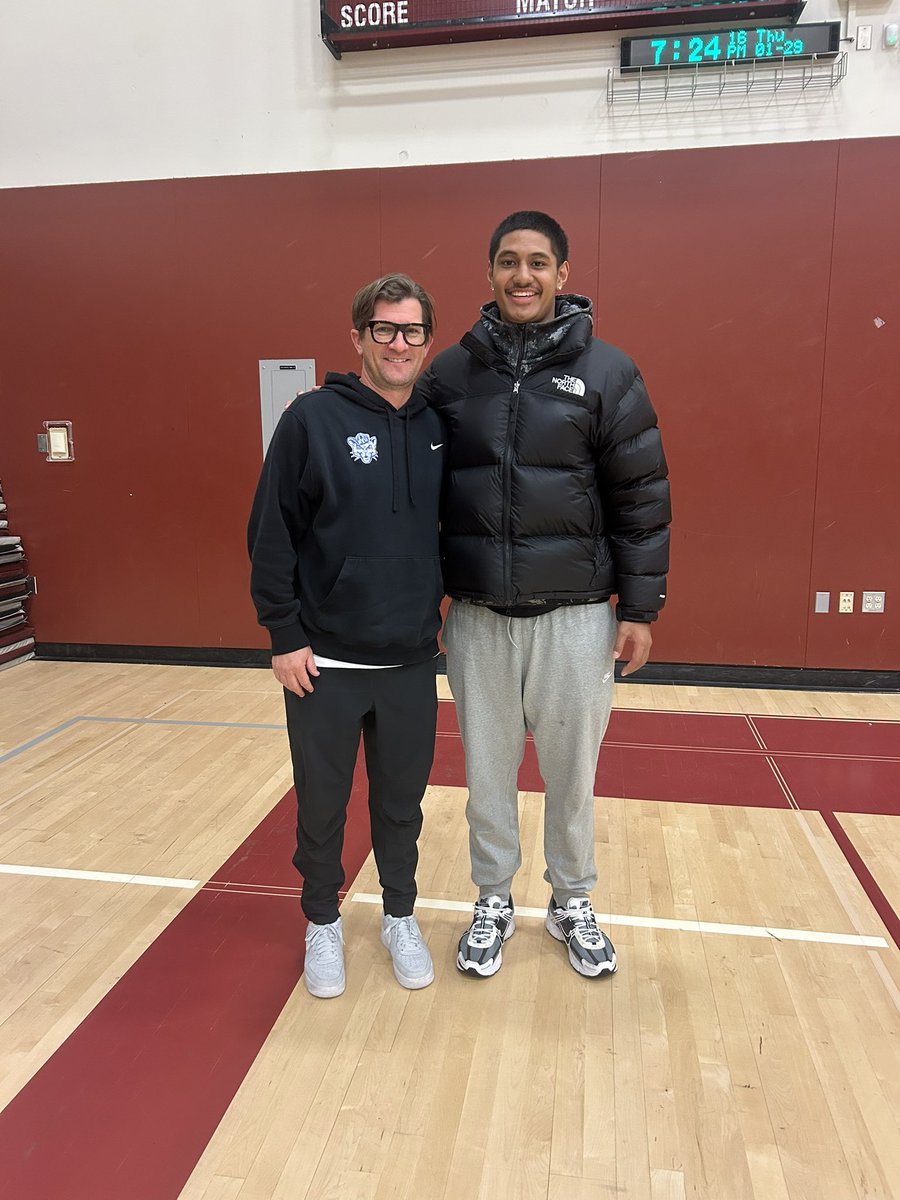 Sione_k10's tweet photo. Appreciate @CoachRoderick for stopping by &amp; showing love to me &amp; the fam🙏🏽!! #AG2G 
- @tysonmcdaniel10 https://t.co/QoRFi6F1Q7