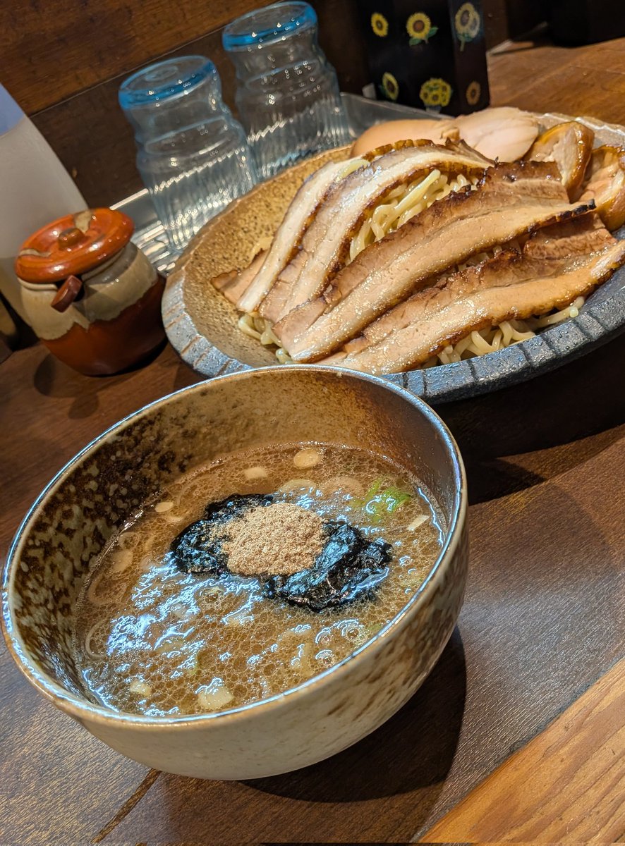 つけ麺ひまわり #高田馬場 肉三昧つけ麺(大) ¥1400 ビル火災から復活