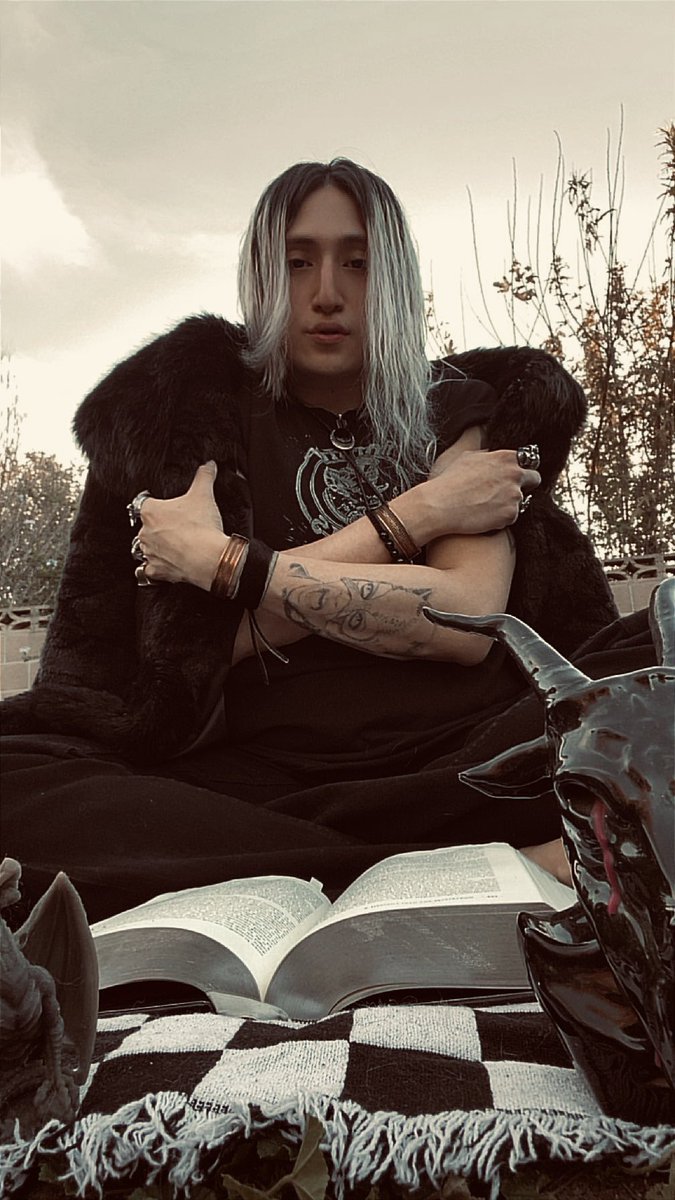 𝕿𝖍𝖊 𝕮𝖔𝖚𝖓𝖙 tweet media