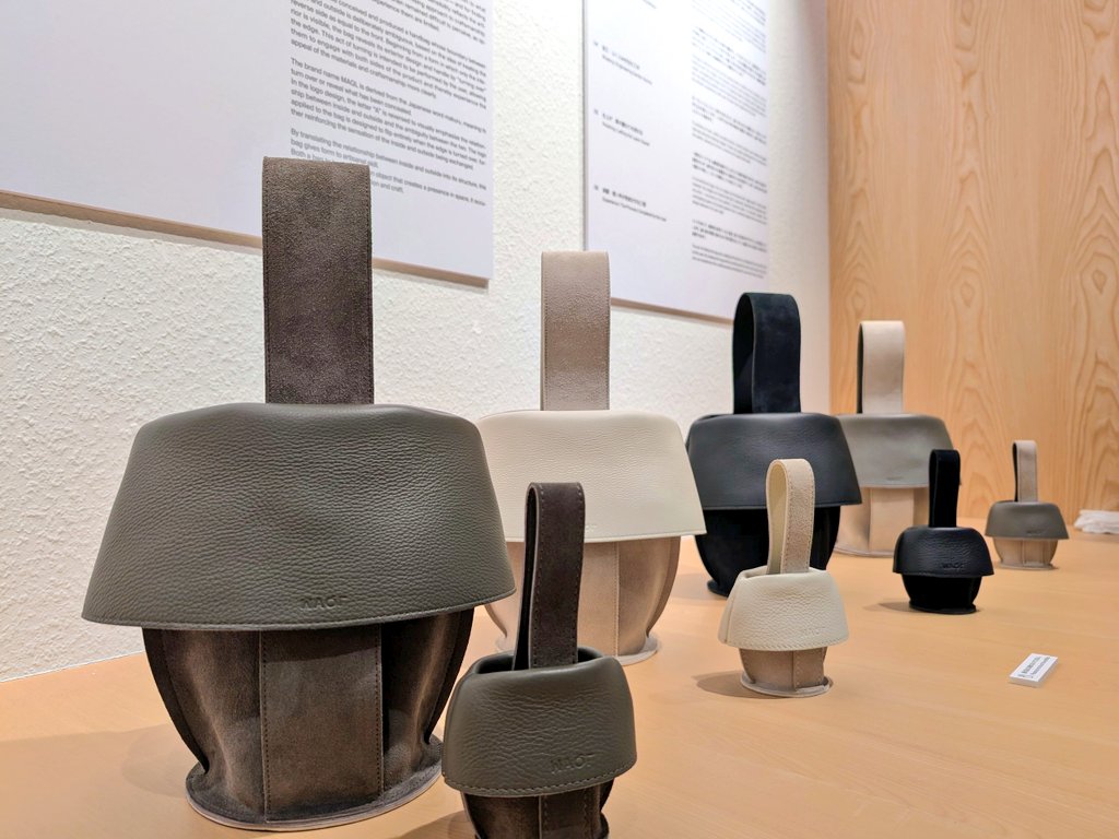 JLIAtweet's tweet photo. 【イベント】BAG MAKERS TOKYO × nendo コレクション「MAQL」

東日本バッグ工業組合が始動したブランド「BAG MAKERS TOKYO」がデザインオフィス「nendo」との協業が実現！
コラボレーションコレクション「MAQL」を発表しました。
1月30日〜2月1日、GINZASIX内銀座蔦屋書店で展示販売イベントを開催しています。

https://t.co/zeWl6tsCM2