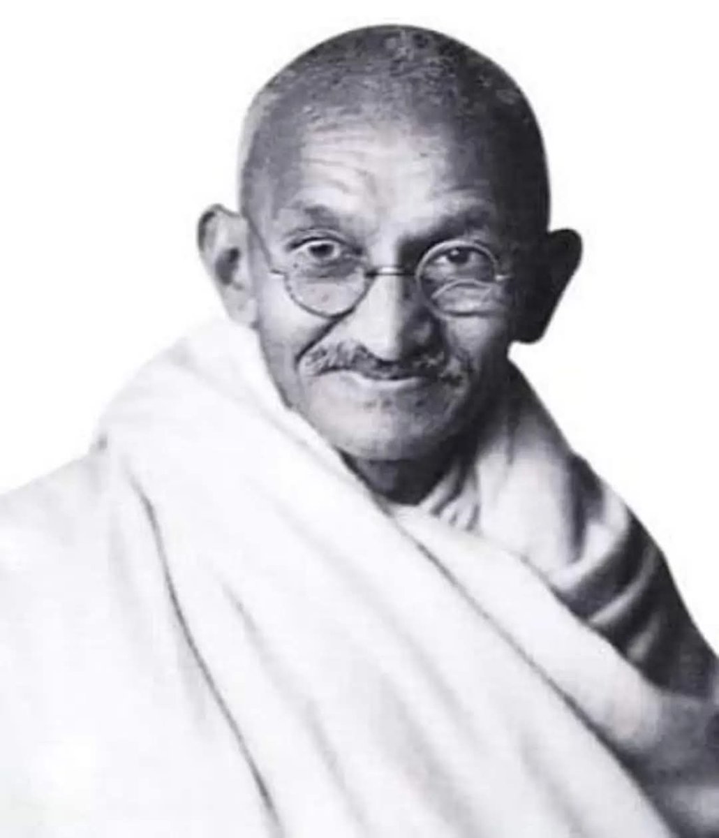MukeshAdvani's tweet image. Tribute to #MahatmaGandhi Ji on his #78thPunyaTithi, who was the proponent of #NonViolence &amp;amp; #Swadeshi.🌺🙏

Bharat Mata Ki Jai!🙏
Jai Hind! Vande Mataram!🇮🇳🚩
