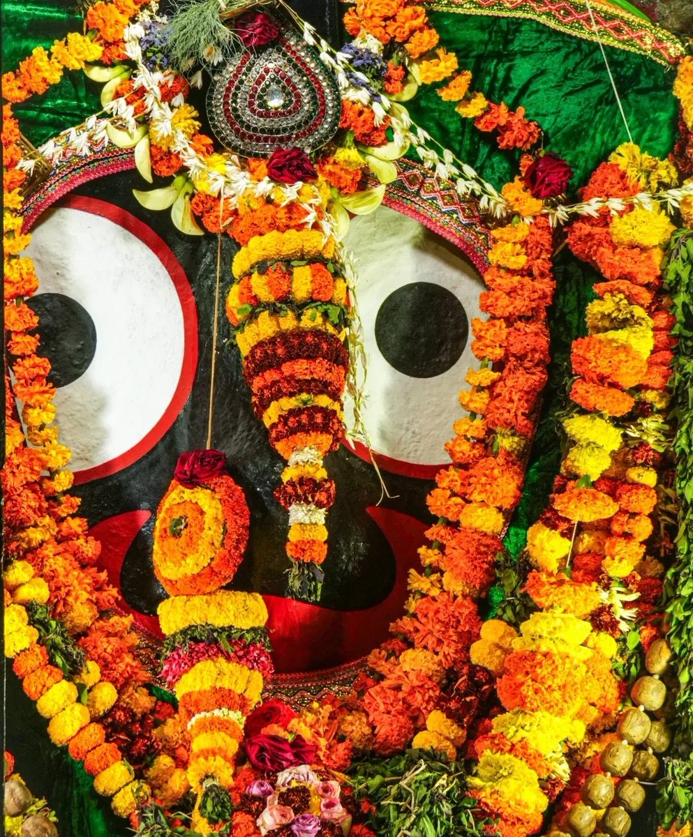 ତୁ ତିଆରି କରିଥିବା ଏ ଦୁନିଆରେ,
.
.
ତୋ ପରି କେହି ନାହାଁନ୍ତି ✍️
#ହେ_ନାଥ 🙏