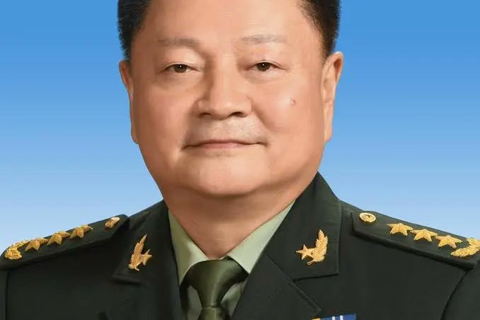 Ximing0429's tweet photo. 張又俠
可能真實是被抓了。但我不信說得這樣驚險。可能給薄熙來一樣。被養起來了。听視頻介紹薄熙來現在反把身体搞好了。三高好了。血糖值穩定了😁😁😁這些人坐牢像療養。免費養老。要犯錯就該犯大錯 。我了解的  。也是幾個部級離休干部。想到養老院去。人家排對到幾十年后了。想都不敢想😁這養老不錯 https://t.co/huGi4jsWjr