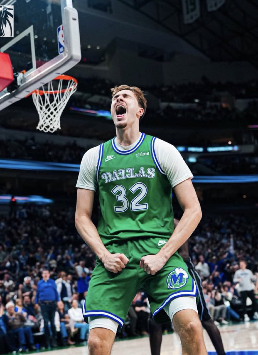 COOPER FLAGG TONIGHT:

49 POINTS
10 REBOUNDS 
3 ASSISTS 
69% FG
38 MINUTES 

ONLY 19 YEARS OLD. 🤯🤯🤯