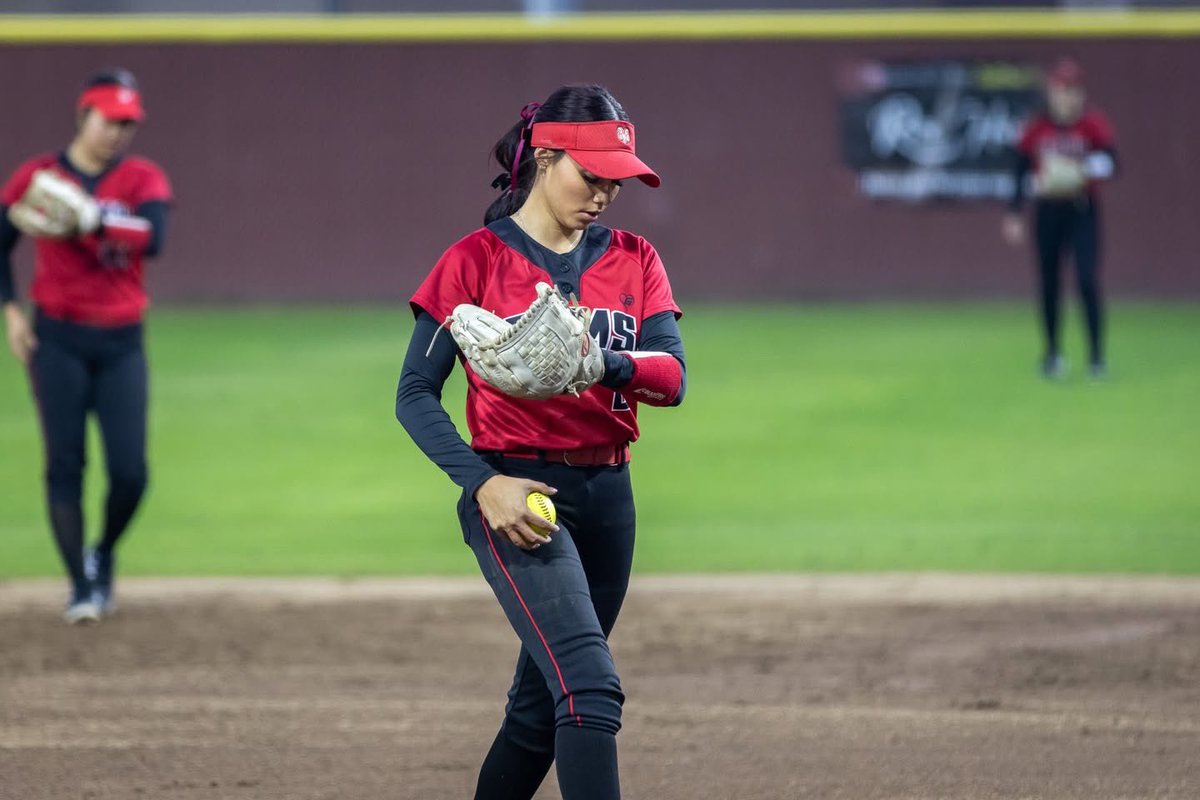 LindaGarza02's tweet image. Year 2️⃣4️⃣ Business 🧳 Per usual🫡 Nothing beats a night under the lights with this crew!!  🐏🥎  #CoachLife #RamsSoftball #NightGames #FresnoCityCollege