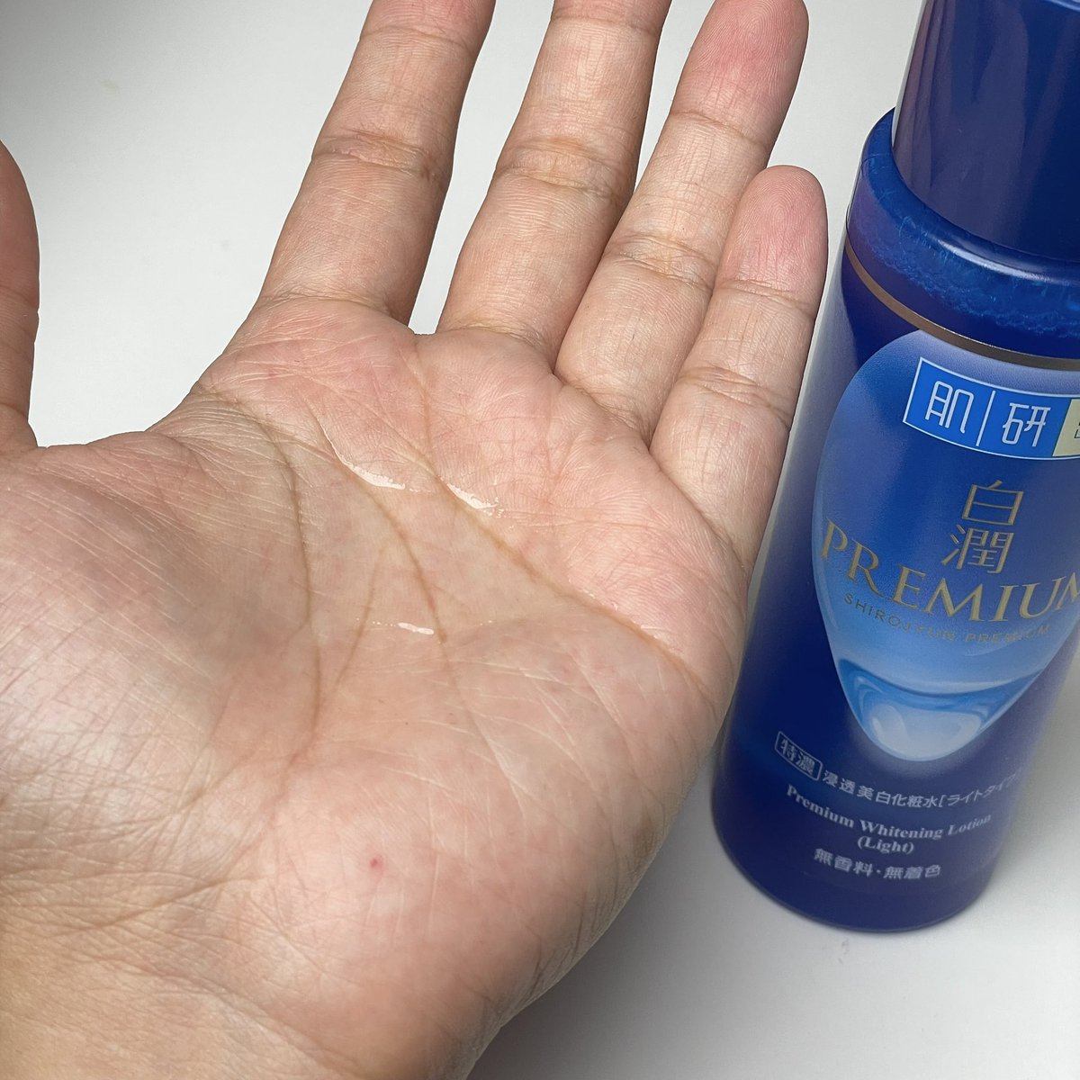jjdoesitwork's tweet photo. hada labo ขวดฟ้าสูตร light เพื่อนป้ายยามา คือหน้ามันขาวมากกกกก เราแบบขาวเพราะรองพื้นป่าวนะ สรุปล้างหน้ามาหน้ามันขาวกว่ารองพื้นอีก 555555555 มันบอกใช้ตัวนี้ เป็นไวท์เทนนิ่งตัวเดียวที่มันใช้ในรูทีน อต่มันใช้สูตร rich เราใช้สูตร light เพราะผิวมัน 

📍https://t.co/DGMJrBwQUW https://t.co/JookQqv1p7