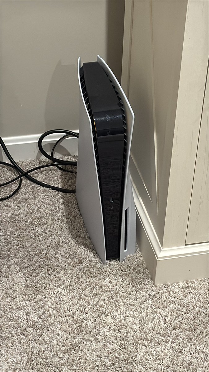 Nin10doland tweet media