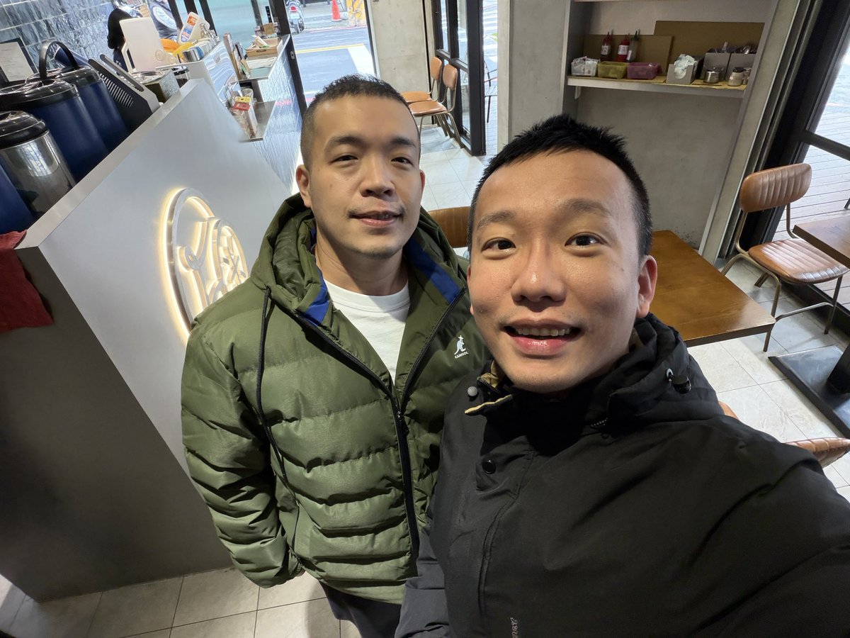 Mini Wolf tweet media