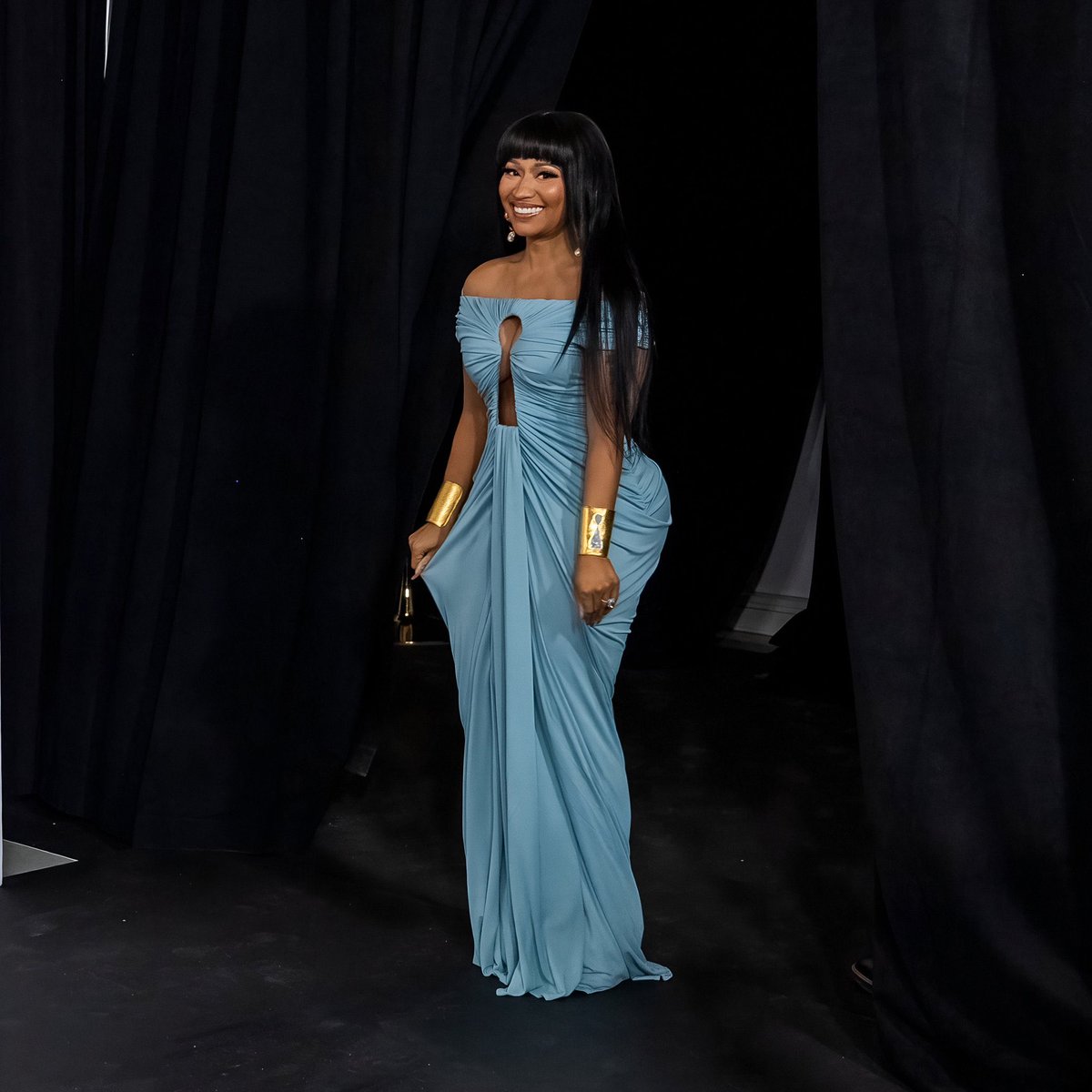 NICKIMINAJ's tweet image. #MELANIA