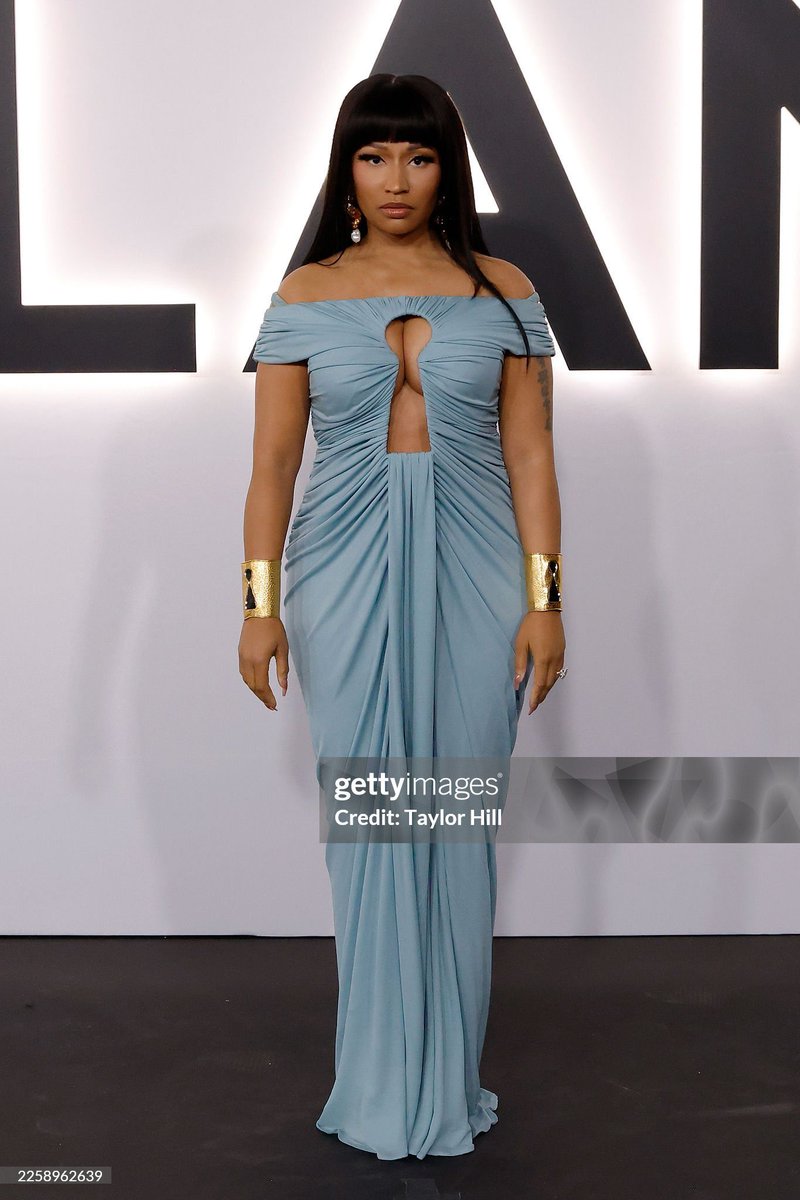 NICKIMINAJ's tweet image. #MELANIA