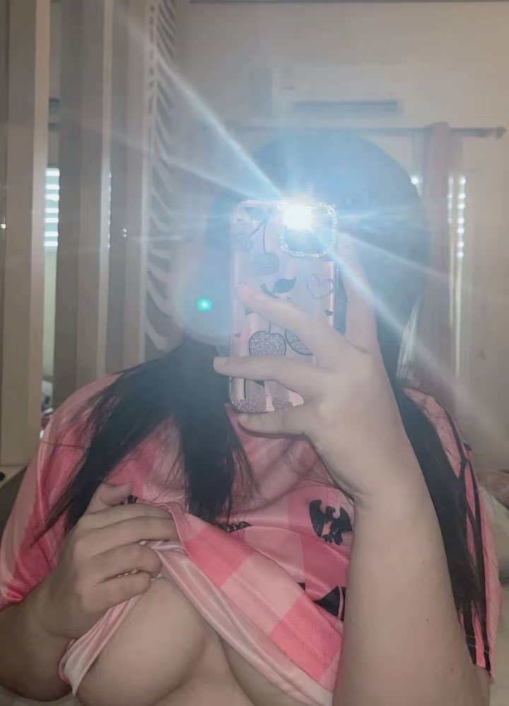 rabbitofwrite's tweet image. ไม่รู้อะไรติดเสื้อค่ะ มาช่วยหนูดูหน่อย 🤐😜
#เพชรบุรี #พิกัดลับเพชรบุรี #เพชรบุรีในเมือง #โสด