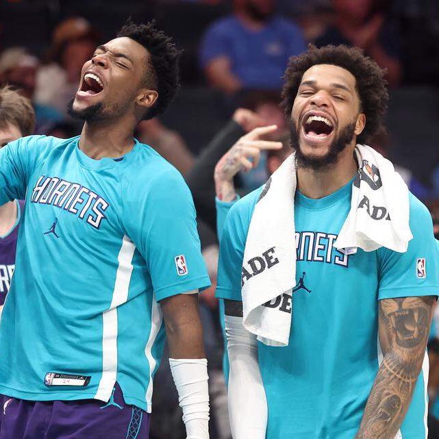 TheHoopCentral's tweet photo. The Charlotte Hornets have won 5 straight games & CHA is 6-1 over the last 7 games โ
Donโt sleep on the Hornets. ๐ฅ๐ฅ๐ฅ https://t.co/bCAA2epbC6