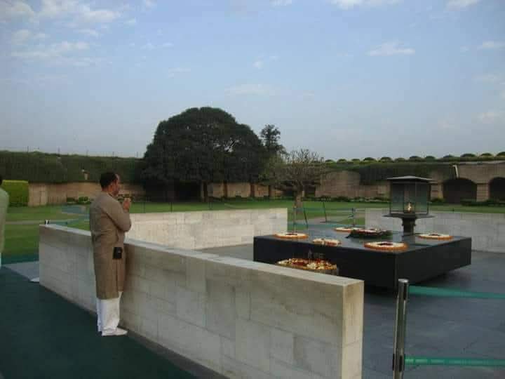 વિશ્વને સત્ય અને અહિંસાનો માર્ગ બતાવનાર ભારતના રાષ્ટ્રપિતા મહાત્મા ગાંધીજીને નિર્વાણ દિવસે ભાવપૂર્ણ શ્રદ્ધાંજલિ

#MahatmaGandhi