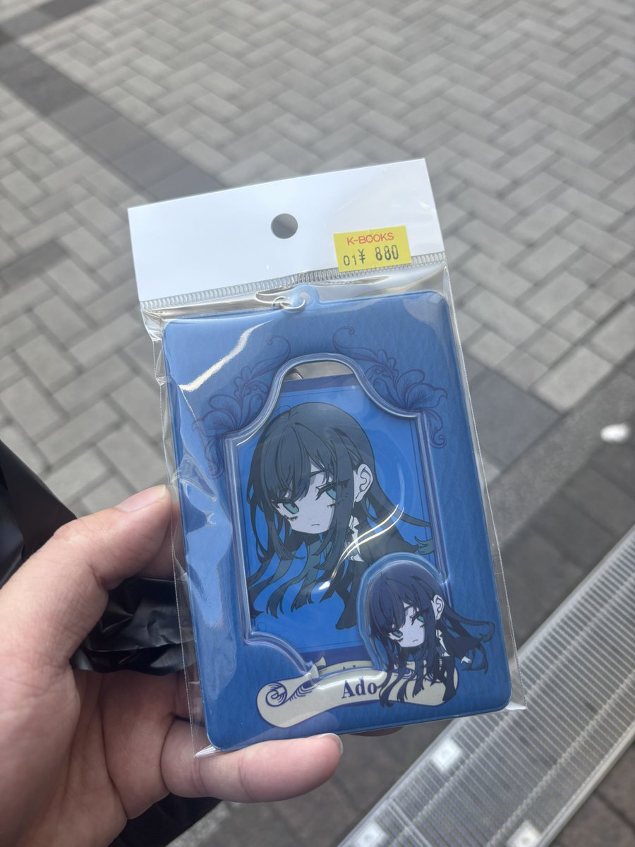アキバのK-BOOKS行ったらAdoちゃんのパスケース売ってた！しかも安かっ