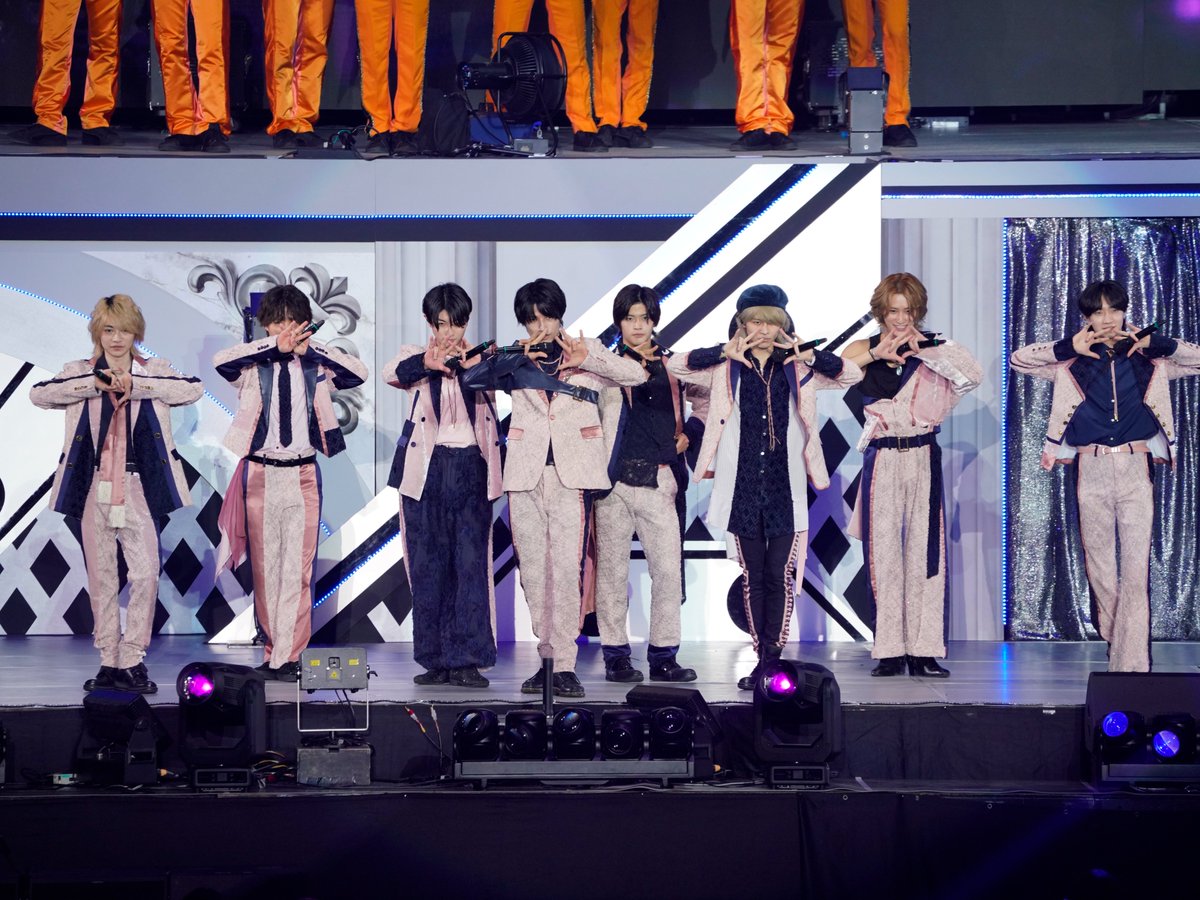 BAILA 5月号 特集:ご機嫌ネイビーご自慢ホワイト BAILA 5月号 特集:ご機嫌ネイビーご自慢ホワイト BAILA 5月号 特集: