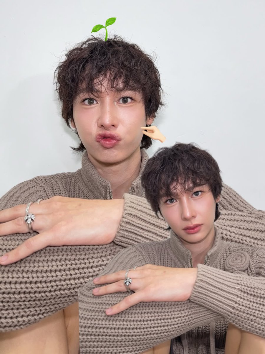 offgun_family's tweet image. 🌱🐰 @AtthaphanP   

📸 IG : frongzure

OFFGUNBABII FAMSIGN 2026
#สนามอ่านเล่น2026xOffGun
#กันอรรถพันธ์ #GunAtthaphan