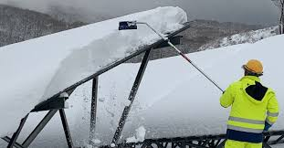 どうして雪深い地域･山の斜面･山林に、強度の弱い架設のメガソーラーが乱立するの不思議に思ったことはありませんか？

これは太陽光発電が「再エネ」の名を借りた土地転がし＋金融商品だからです。
👉発電条件より金融条件を優先したFIT
👉行政の安易な開業補助金と融資制度