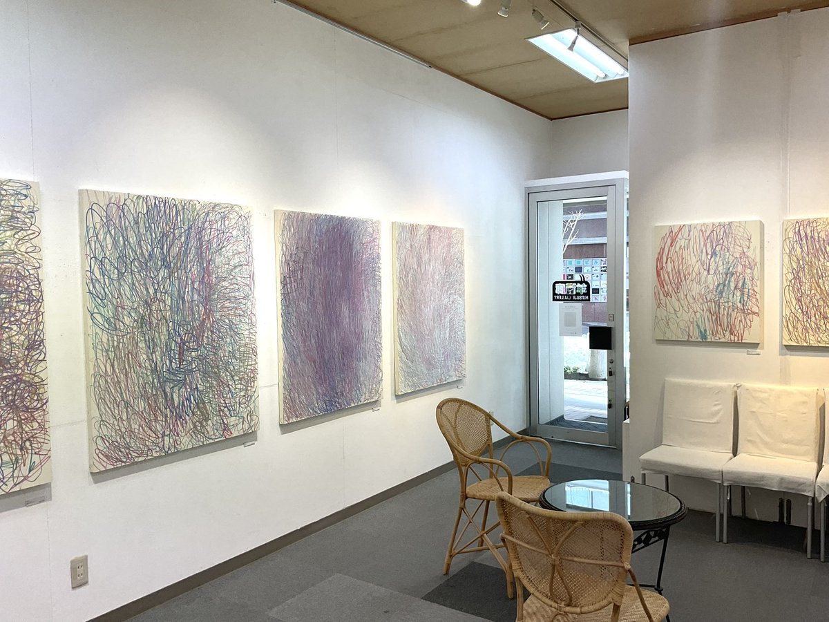 hitsujigaro's tweet photo. 「高橋俊文展」を開催中です。キャンバスに蛍光ペンで描かれた作品18点程を展示しております。写真や映像では伝えきれない迫力と存在感をぜひご体感ください🐑 https://t.co/4XCmXTux9v
期間▶︎ 1月30日(金)〜2月10日(火)
#羊画廊 #古町 #高橋俊文 #蛍光ペン https://t.co/VBaWSCEf4s