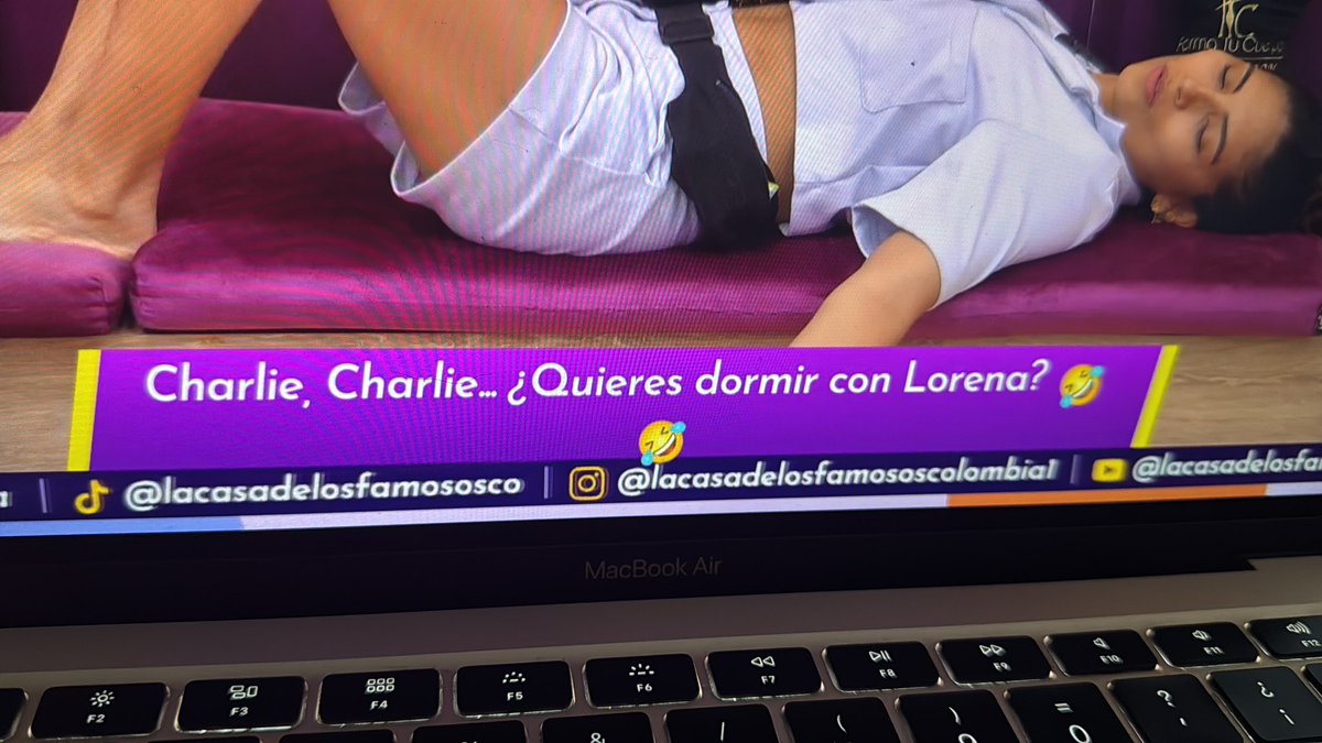 Vanl1078530's tweet photo. KSJSJSJJA 😭😭😭😭 #LaCasaDeLosFamososCol3 https://t.co/Bw3lbponBq