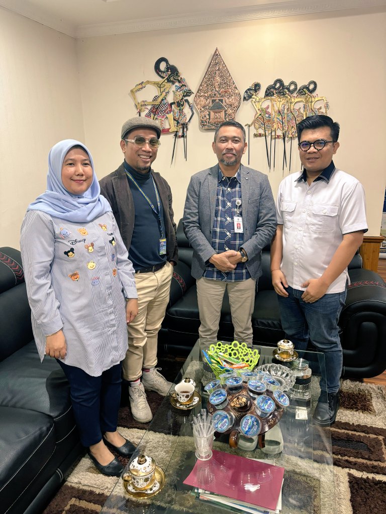 Friday talk bareng Direktur Pengembangan Investasinya Desa mas Aditya seputar Foreign Direct Investment ke desa melalui Blockchain  web 3 sehingga petani/UKM desa  bisa merasakan langsung manfaatnya, segera bergabung piloting 100 BUMDES