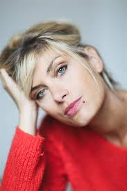 merlinpapin3's tweet photo. On souhaite un Bon Anniversaire à #MathildeBisson qui a 41 ans on peut la voir dans
L'Amour c'est mieux que la vie
Adieu Monsieur Haffman
La Garçonne
Jeux d'Influences
La Vertu des Impondérables
Les Magnétiques
Juste un regard
@FredOL69007
❤️si vous aimez https://t.co/oUYvrzTBKH