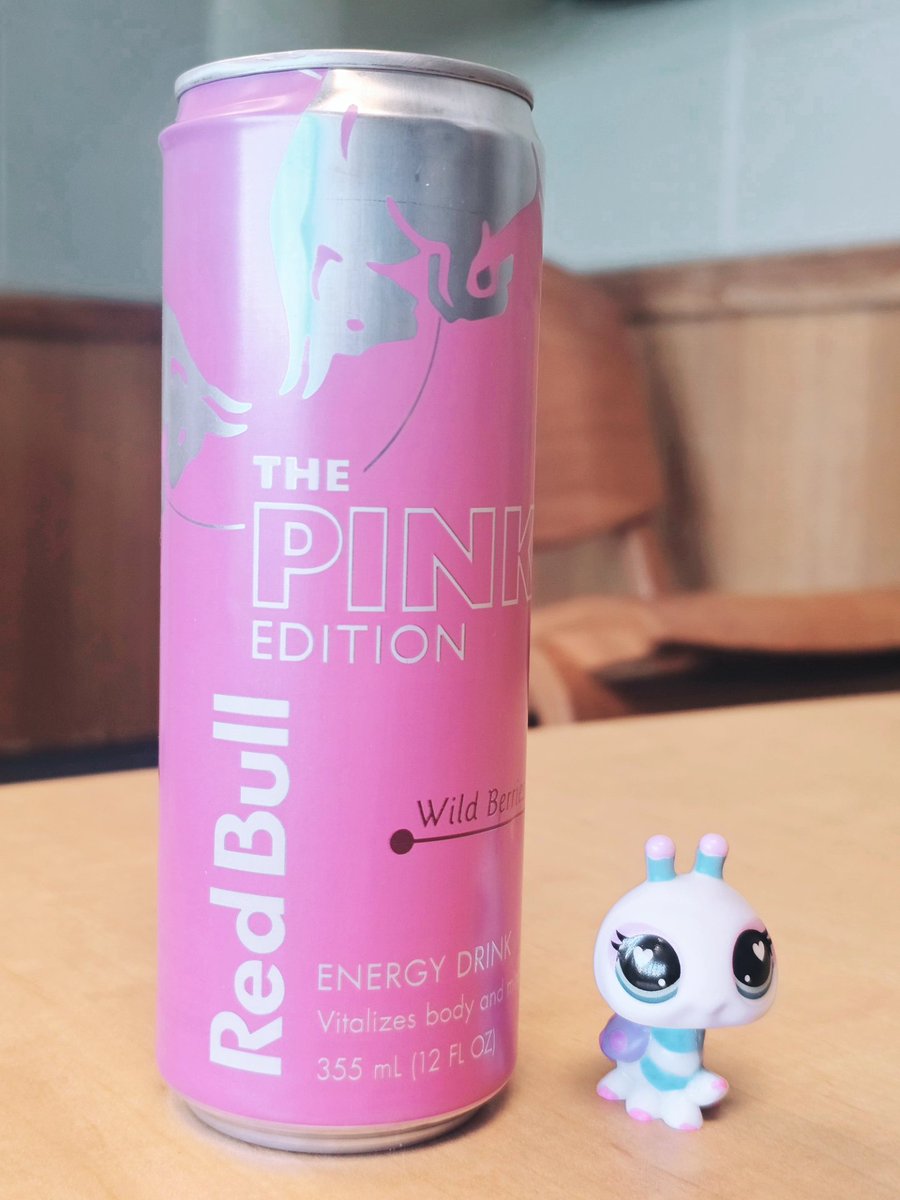 tinyblurry's tweet image. every day I bring a friend and fun drink with me to class c: