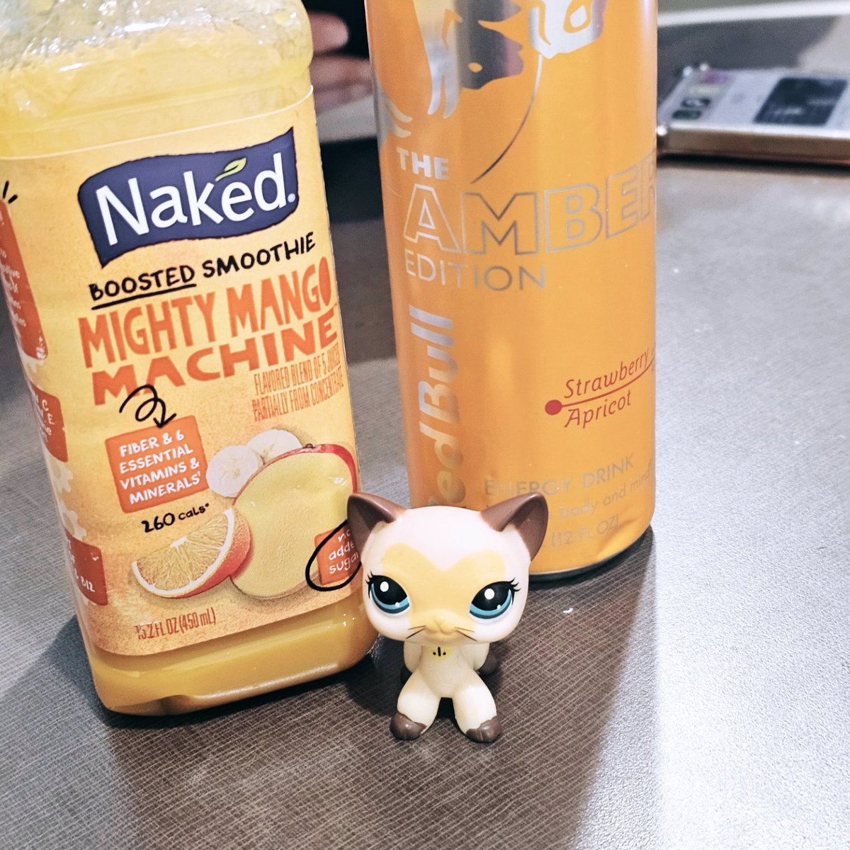 tinyblurry's tweet image. every day I bring a friend and fun drink with me to class c:
