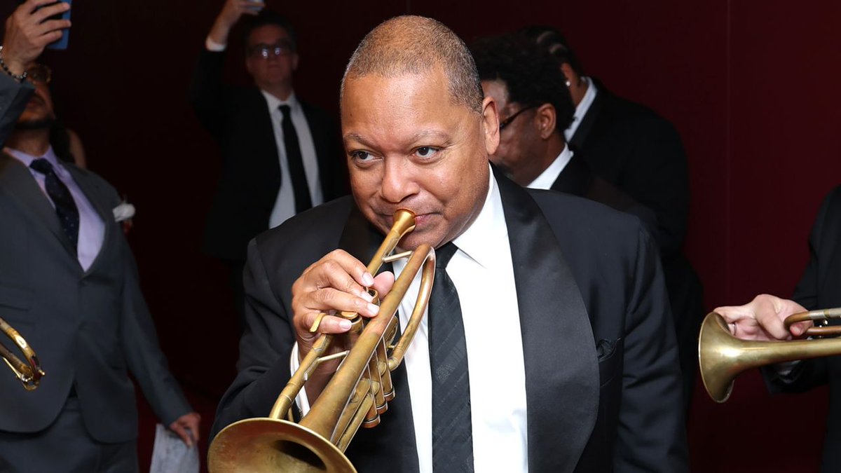 d100's tweet image. Wynton Marsalis, Jazz at Lincoln Center Founder, Steps Down d100.news/TQfDWN