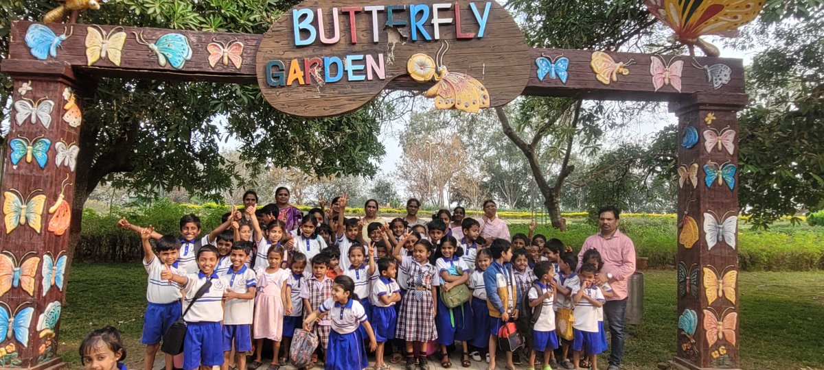 MmccSchools's tweet image. A day full of play, giggles, and happy hearts! 🌈
Our young explorers enjoyed a joyful picnic filled with fun, laughter, and memories they’ll always cherish. 🚌🎉

#PicnicDay #HappyKids #FunFilledDay #LittleExplorers #JoyfulMoments #SchoolPicnic #MemoriesInMaking #KidsFun