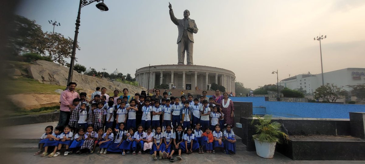 MmccSchools's tweet image. A day full of play, giggles, and happy hearts! 🌈
Our young explorers enjoyed a joyful picnic filled with fun, laughter, and memories they’ll always cherish. 🚌🎉

#PicnicDay #HappyKids #FunFilledDay #LittleExplorers #JoyfulMoments #SchoolPicnic #MemoriesInMaking #KidsFun