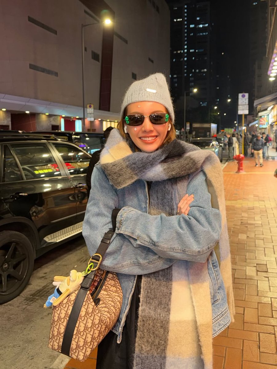 Thai girls’ love (GL) actress #OrmKornnaphat is giving us a full ✨𝙥𝙤𝙜𝙖𝙣𝙙𝙖✨ moment.

📸: Orm Kornnaphat