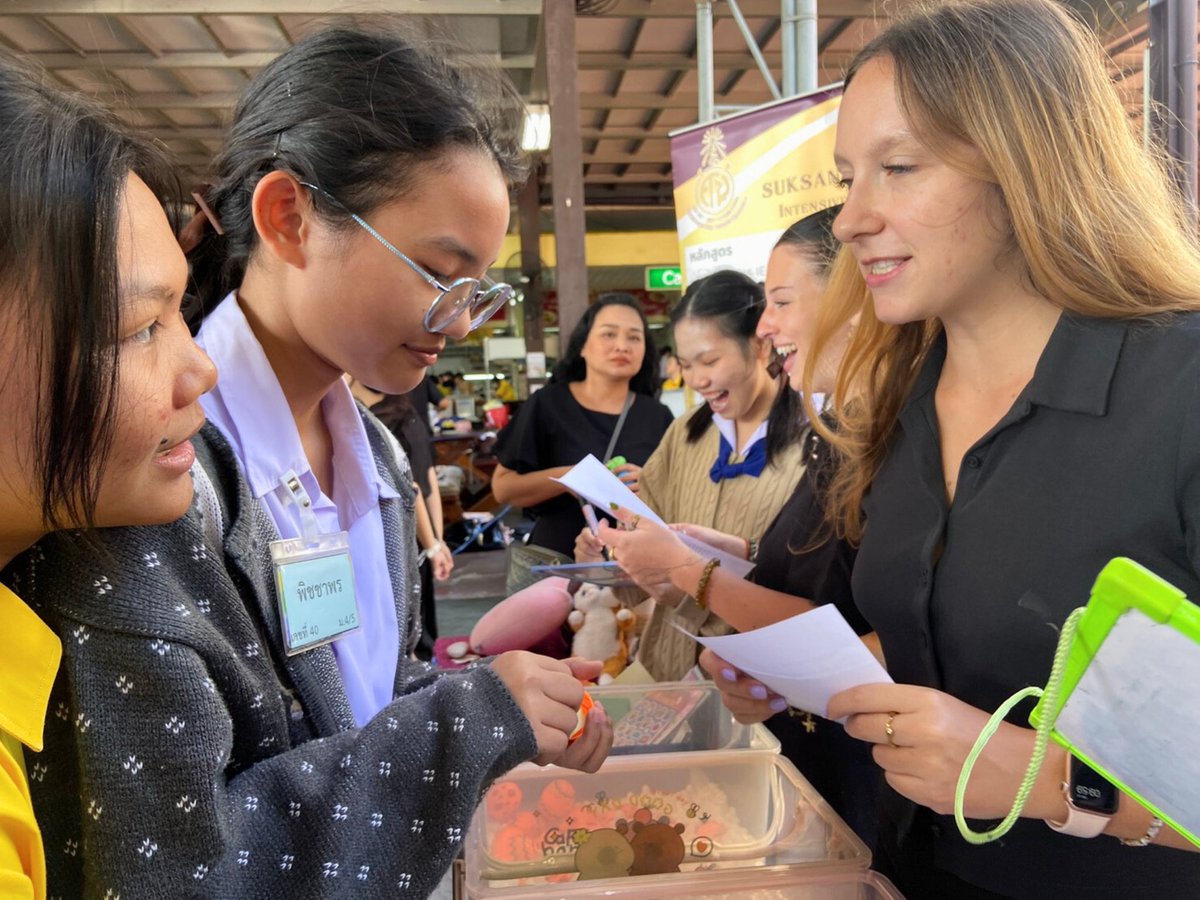 BFITSThailand's tweet image. Open house moments at our SNR BFITS Program with Teacher Tanisha and Teacher Millie—students explored courses, joined fun activities, and learned through hands-on interaction 🌟

Curiosity leads. Learning follows.

#SNR #BFITSProgram #ShineWithBFITS #JoinSNR #TeachInThailand 🇹🇭