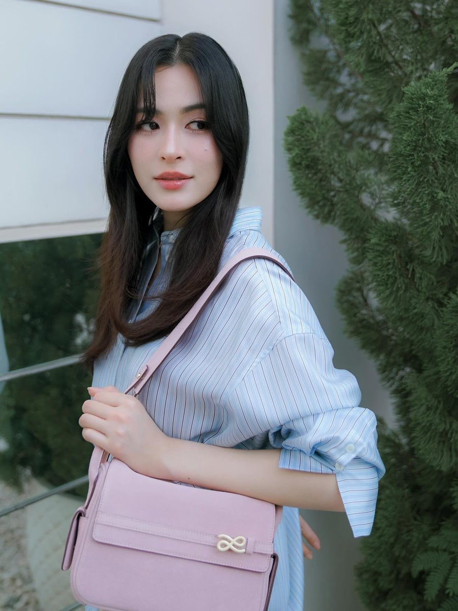 ormify's tweet image. so,,, it was a brand i thought it was aespa's merch early 2023

#linglingkwong #หลิงหลิงคอง